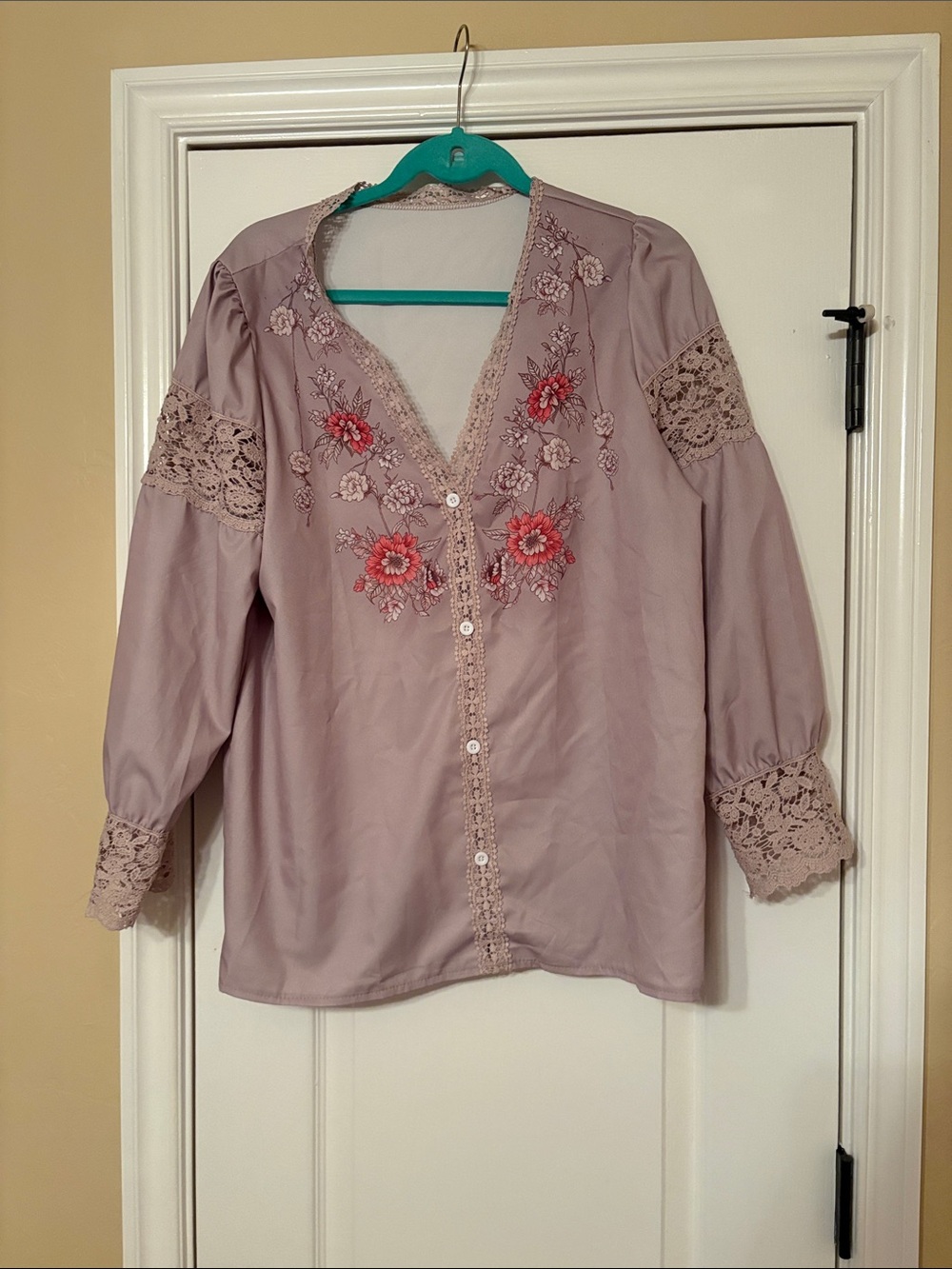 Lavender Floral Print V-Neck Blouse with Lace Insets